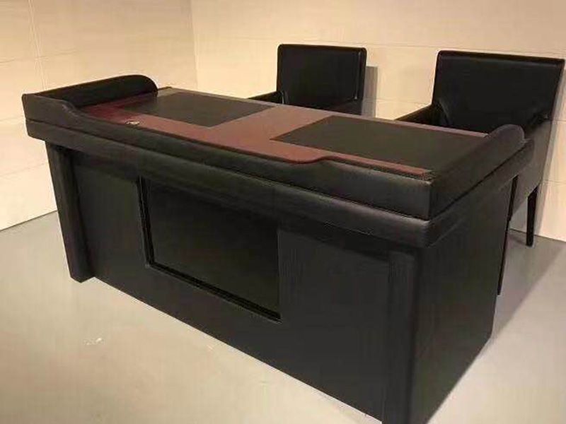 審訊桌是什么？